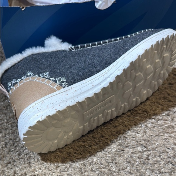 Hey Dude Denny Faux Shearling Gray Fur-Lined Women's Shoes- Unworn - Picture 5 of 11